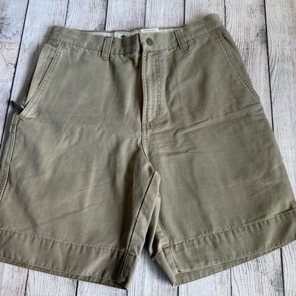 COLUMBIA Sportswear Khaki Tan Shorts 30 - Picture 1 of 6